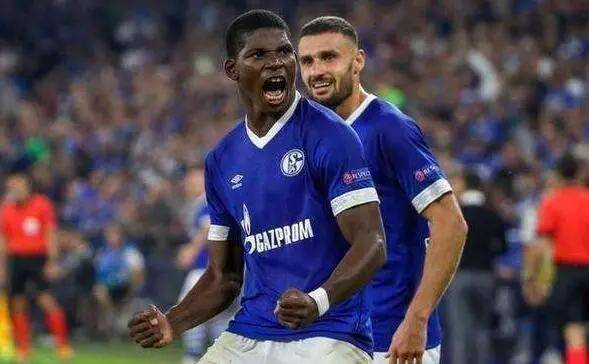  沙尔克04主场遭遇黑色分钟，德甲传统豪强痛失好局